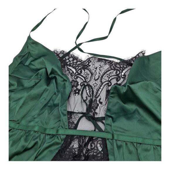 Frederick’s of Hollywood Etta Green Satin Cami/Thong Set 3X/4X - Picture 4 of 10